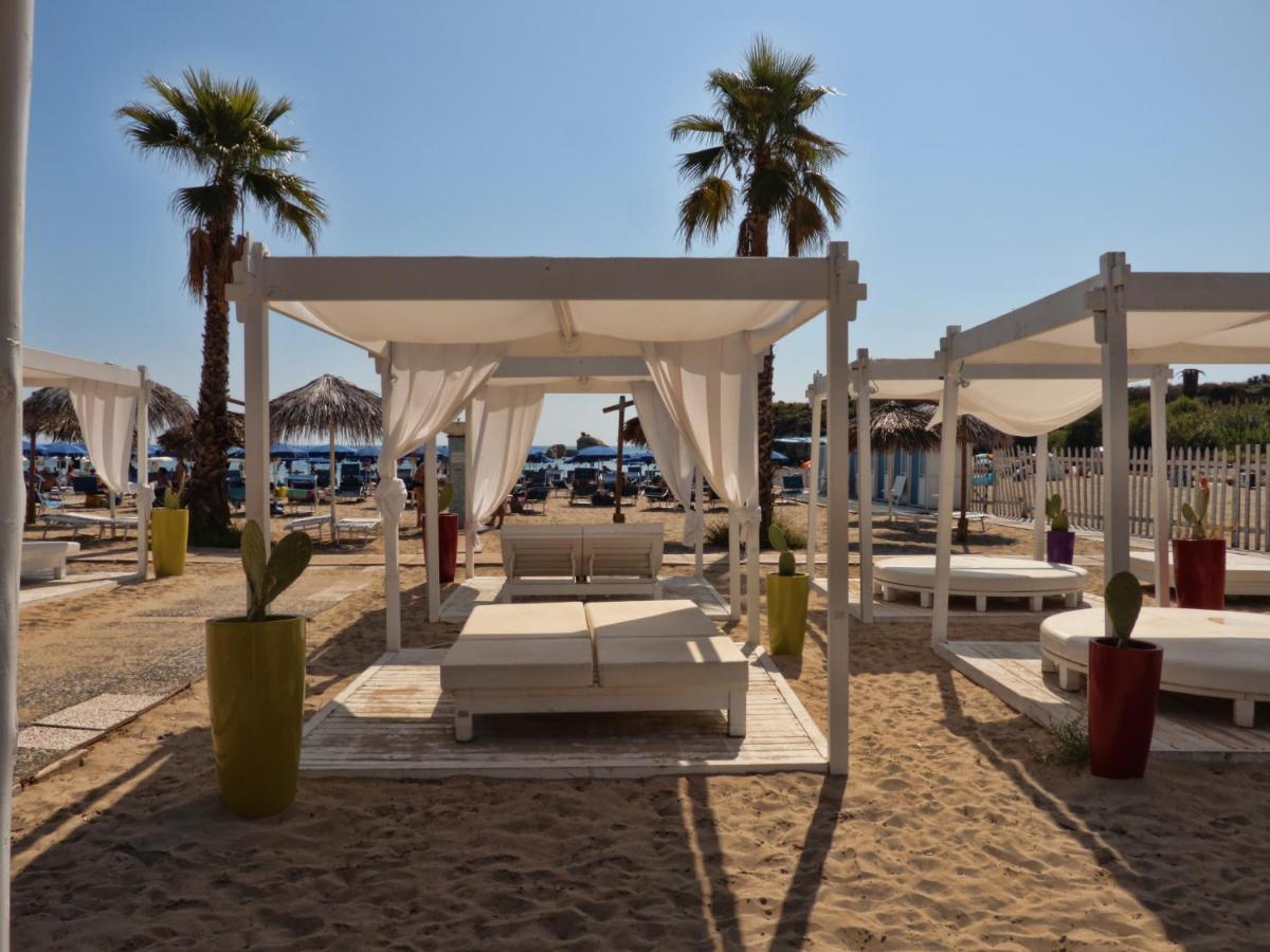 Futura Club Spiagge Bianche Hotel Fontane Bianche Buitenkant foto