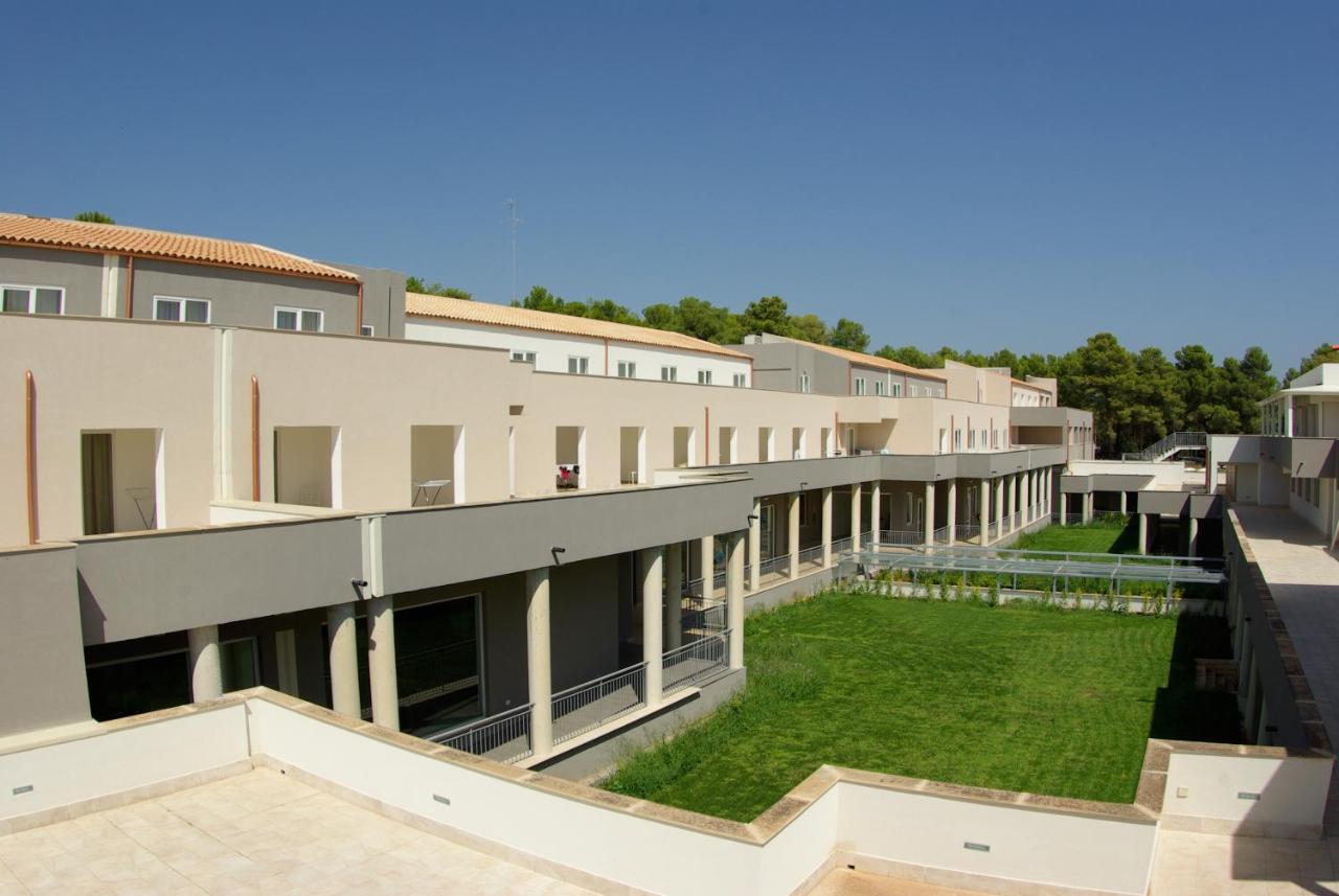 Futura Club Spiagge Bianche Hotel Fontane Bianche Buitenkant foto